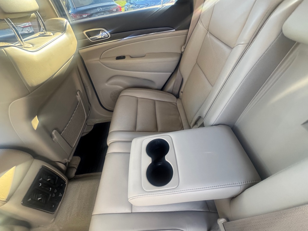 Photo 20 of this JEEP GRAND CHEROKEE