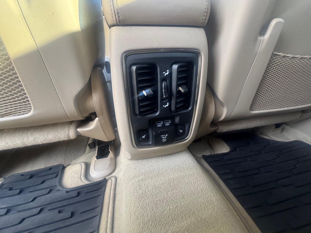Photo 22 of this JEEP GRAND CHEROKEE
