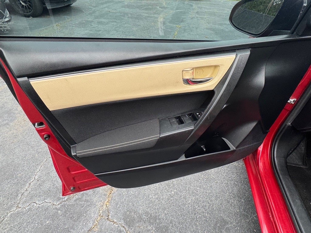 Photo 10 of this TOYOTA COROLLA