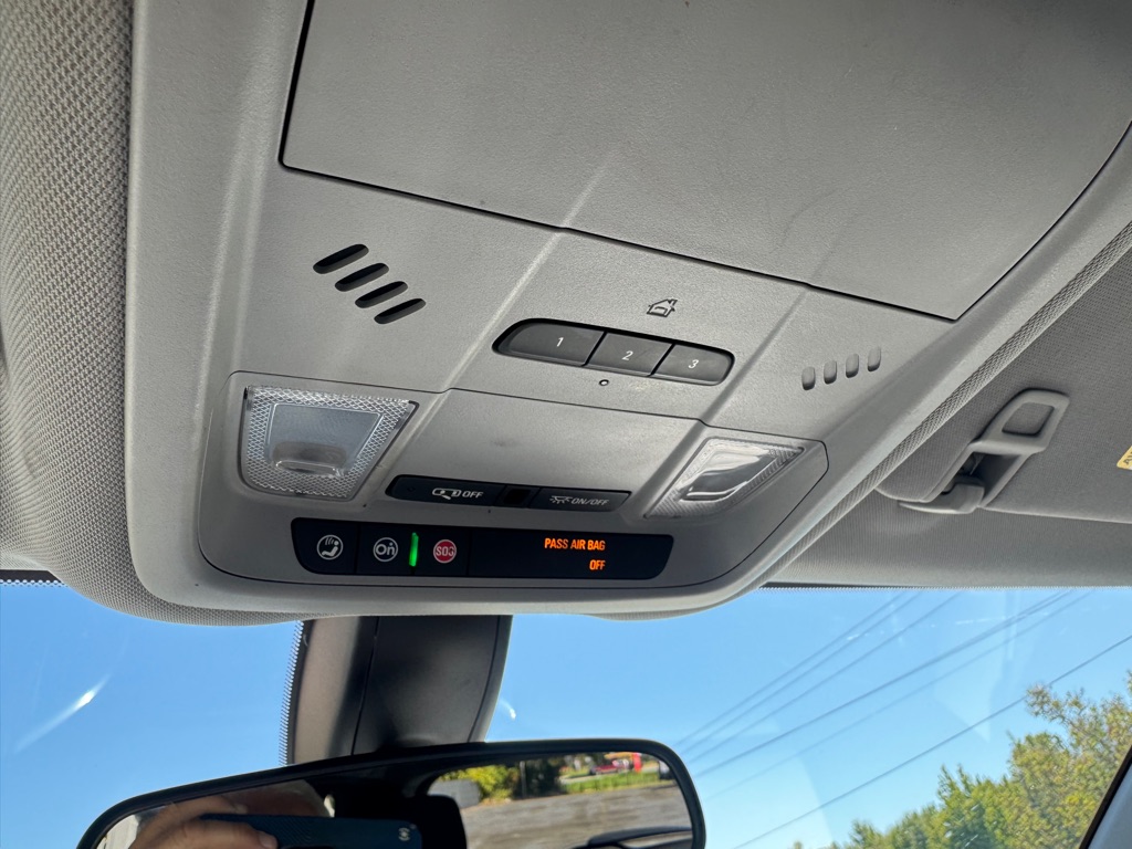 Photo 20 of this CHEVROLET EQUINOX