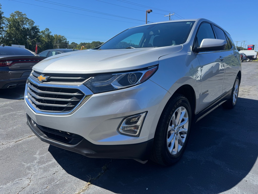 Photo 2 of this CHEVROLET EQUINOX