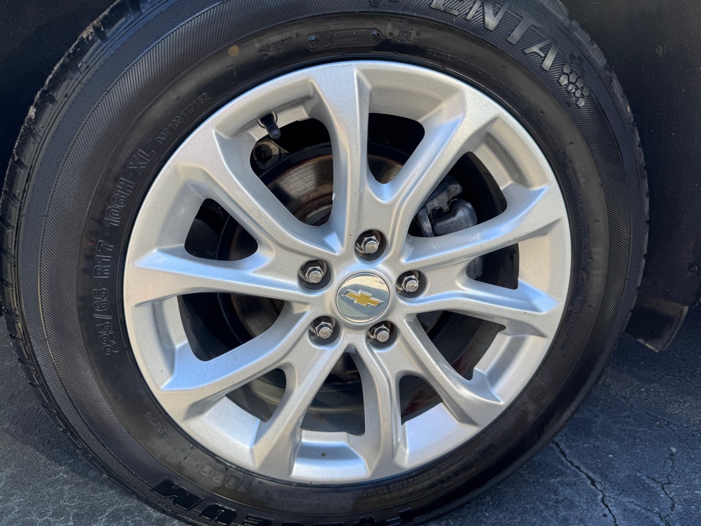 Photo 29 of this CHEVROLET EQUINOX