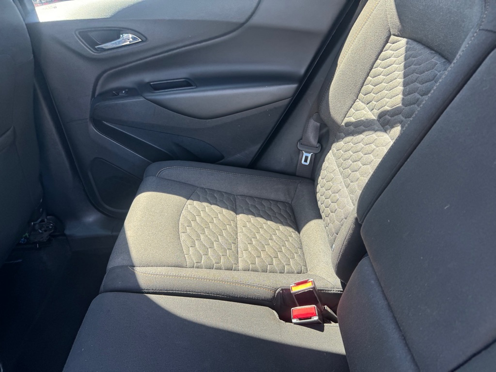 Photo 22 of this CHEVROLET EQUINOX