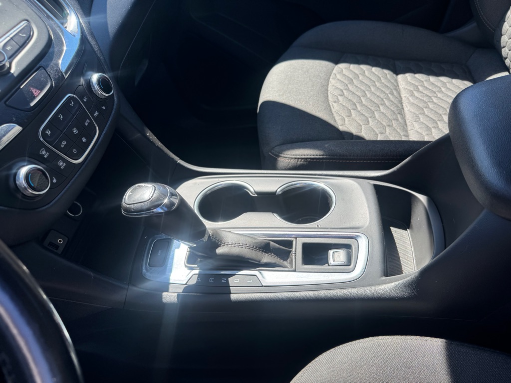 Photo 16 of this CHEVROLET EQUINOX