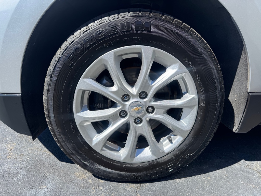 Photo 27 of this CHEVROLET EQUINOX