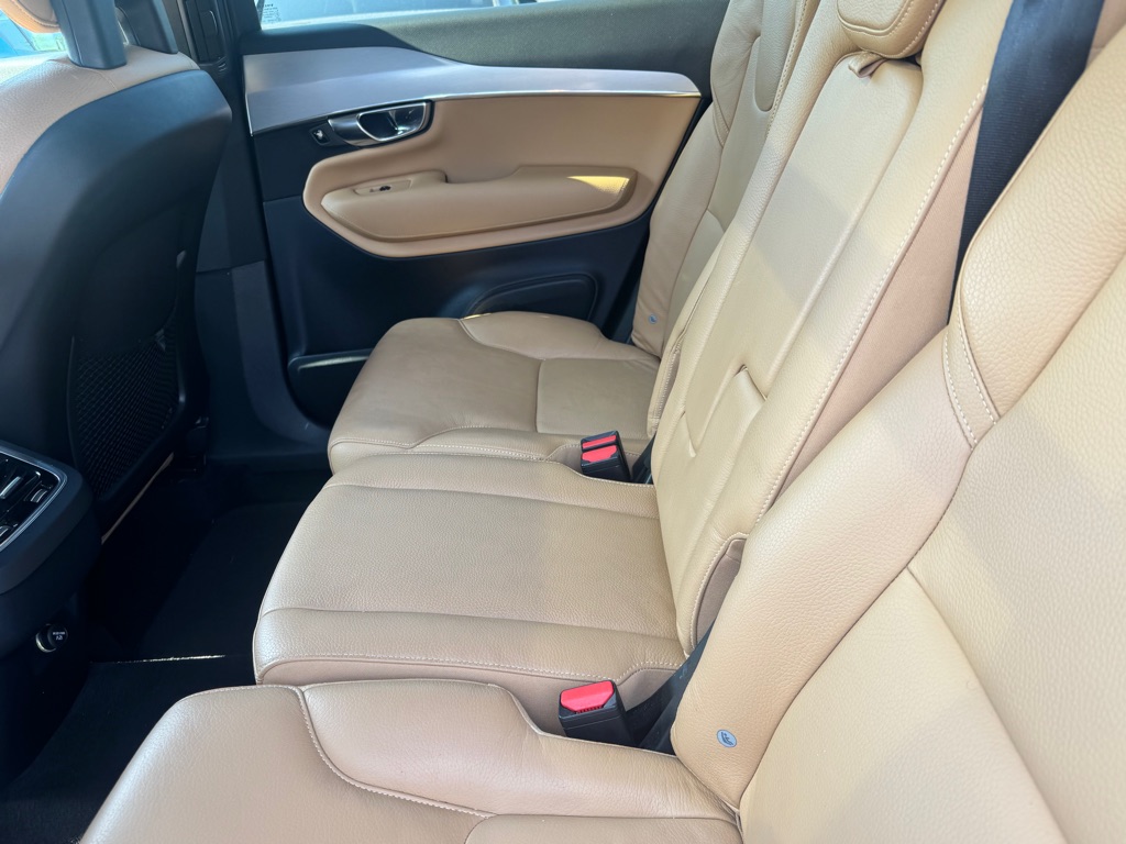 Photo 23 of this VOLVO XC90