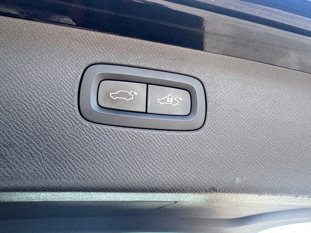 Photo 26 of this VOLVO XC90