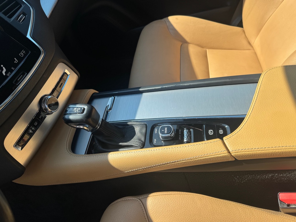 Photo 14 of this VOLVO XC90