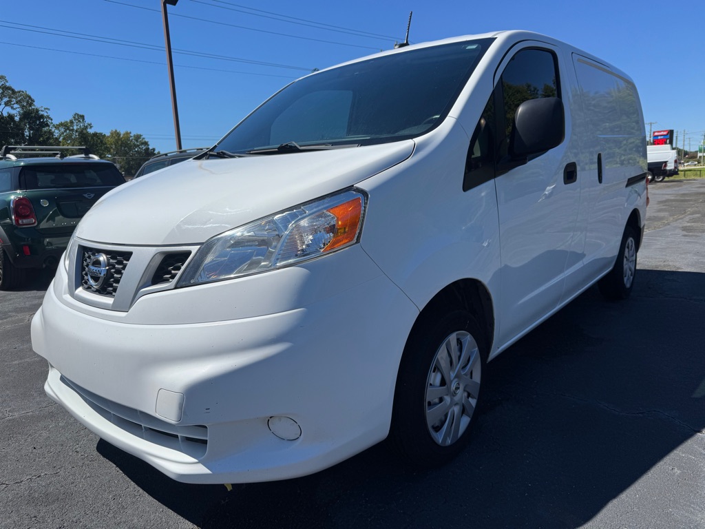 Photo 2 of this NISSAN NV200