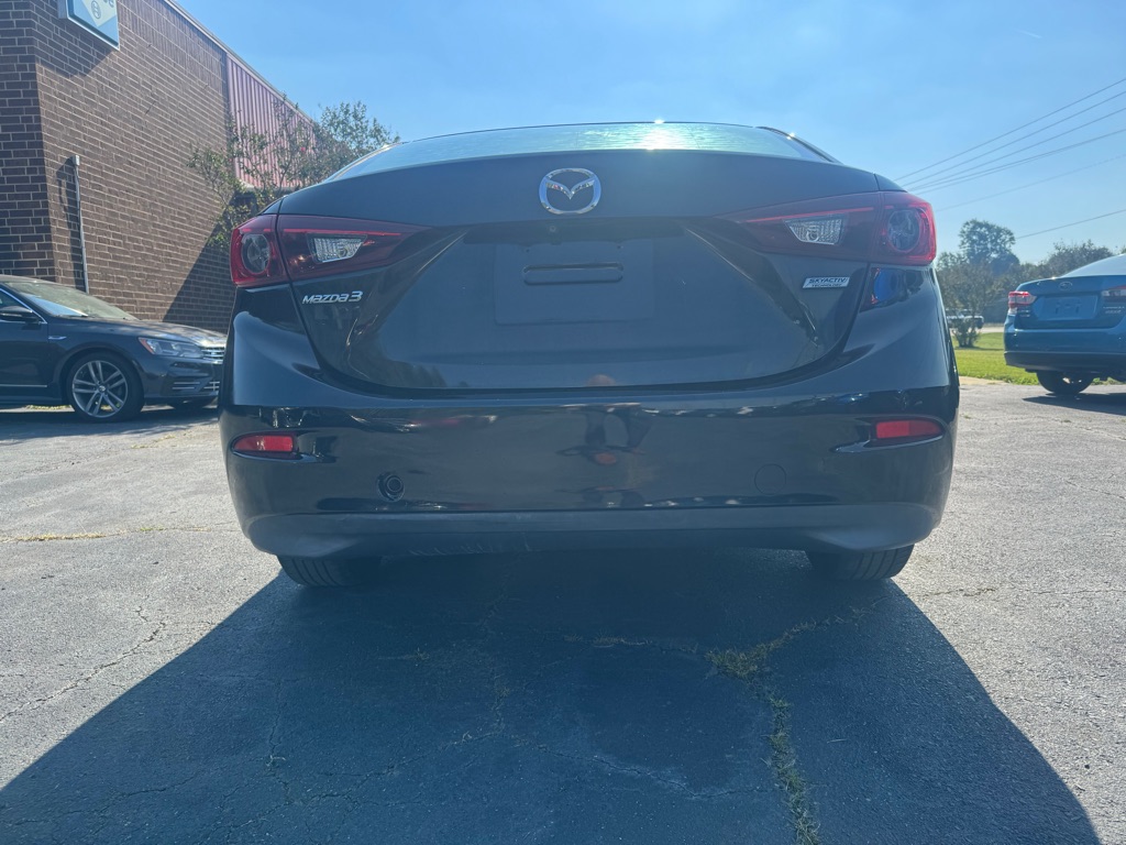 Photo 7 of this MAZDA 3