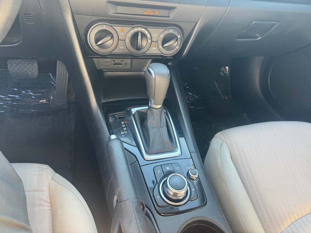 Photo 16 of this MAZDA 3