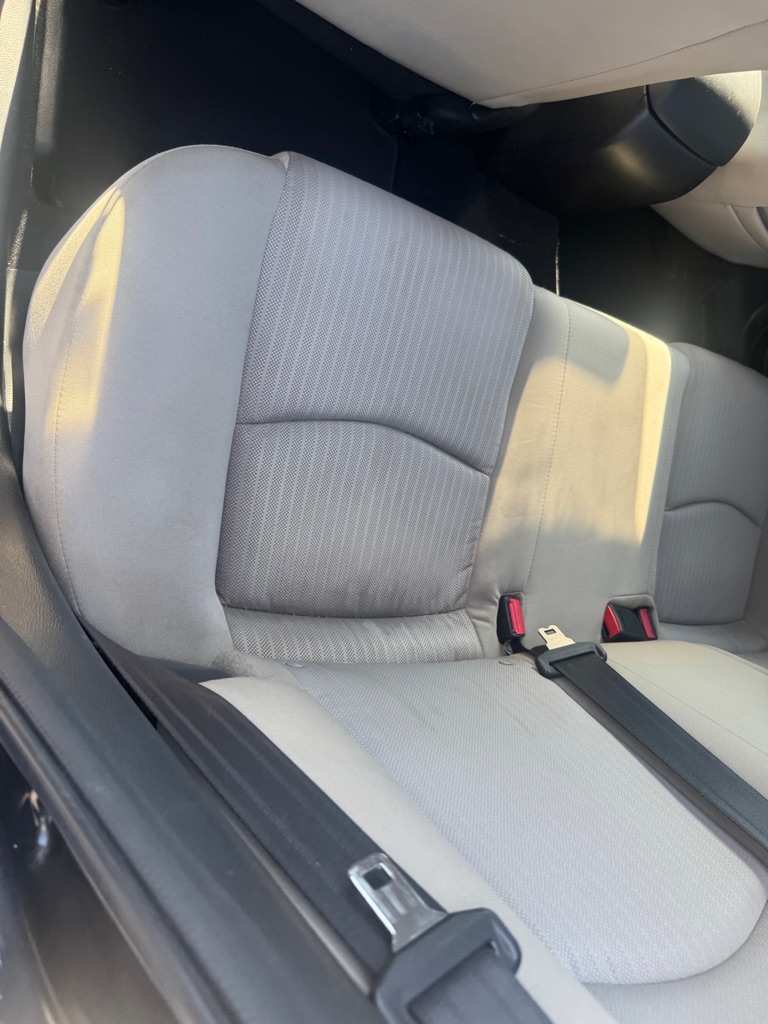 Photo 17 of this MAZDA 3