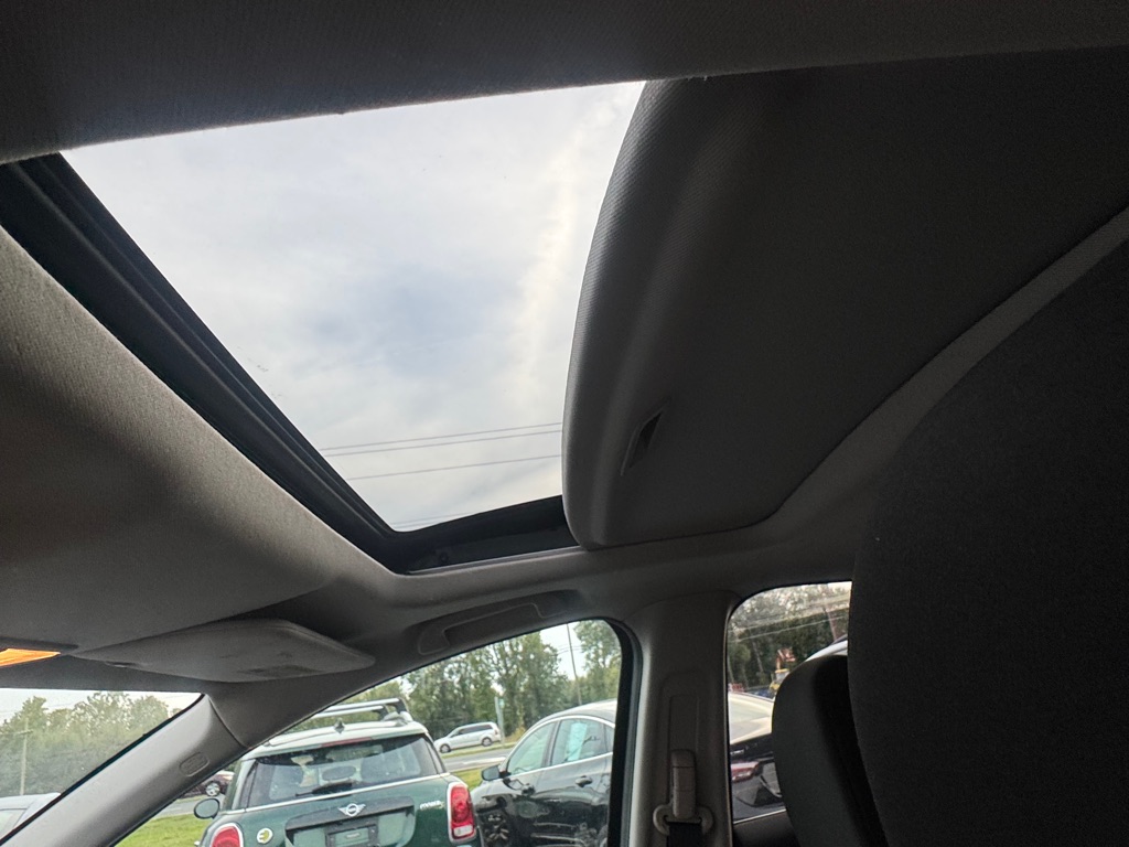 Photo 23 of this HONDA HR-V