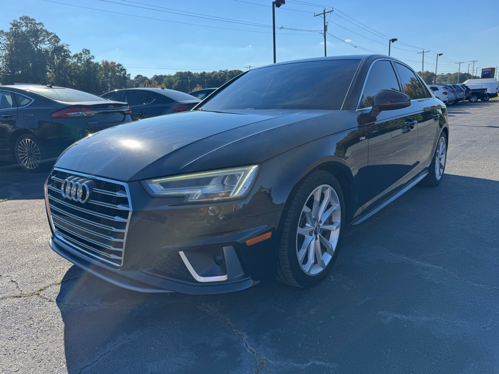 Photo 2 of this AUDI A4