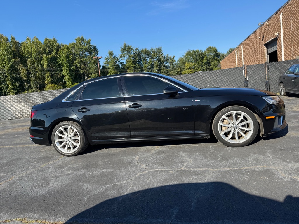 Photo 9 of this AUDI A4