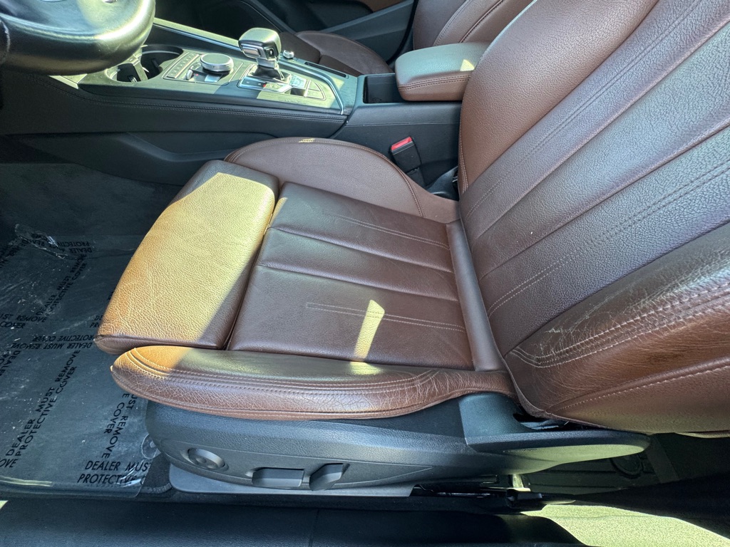 Photo 13 of this AUDI A4