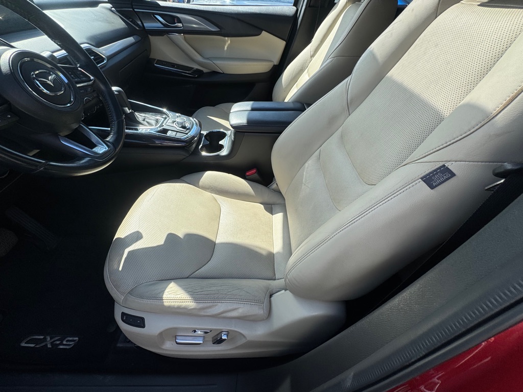 Photo 10 of this MAZDA CX-9