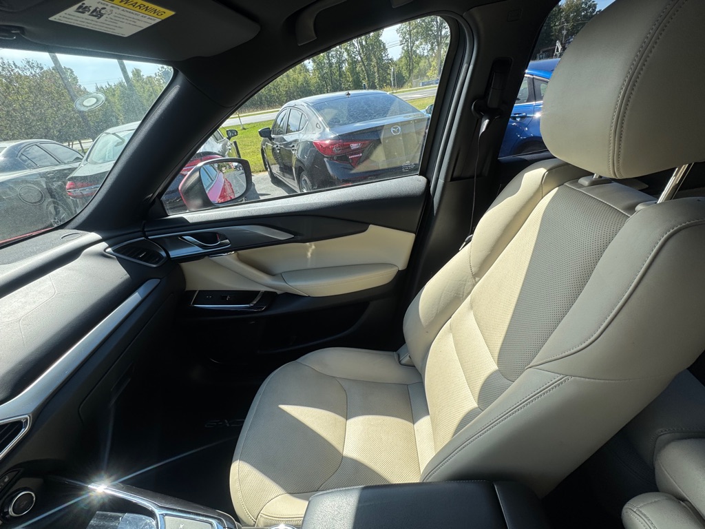 Photo 11 of this MAZDA CX-9