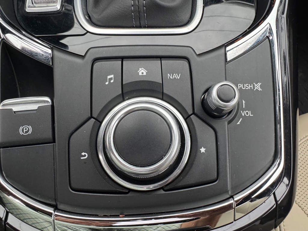 Photo 15 of this MAZDA CX-9