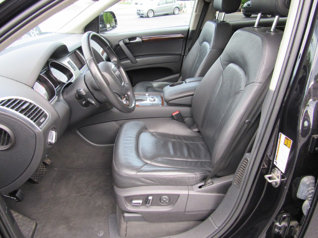 Image for 2011 Audi Q7 PREMIUM AWD 3rd Row-NAV-4 NEW Tires!