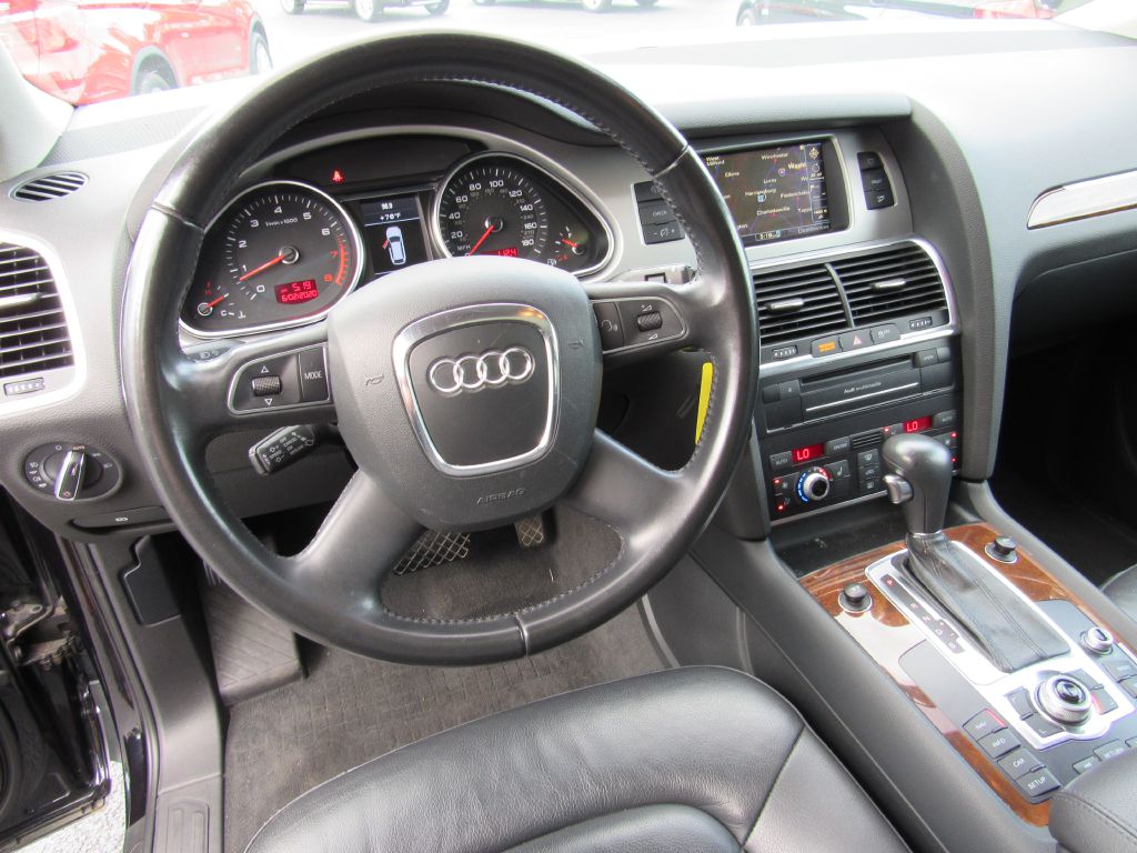 Image for 2011 Audi Q7 PREMIUM AWD 3rd Row-NAV-4 NEW Tires!