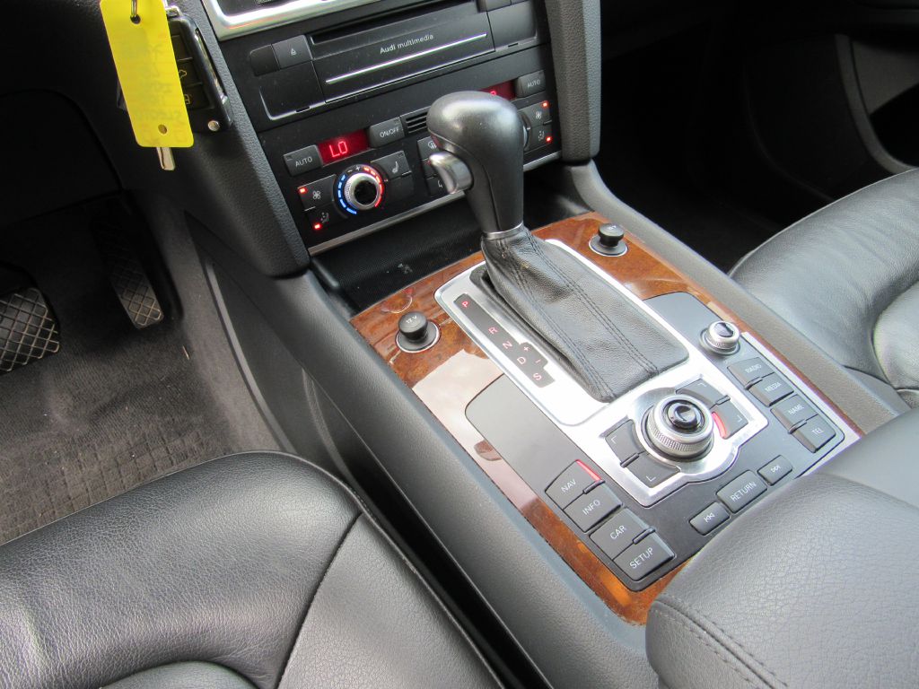 Image for 2011 Audi Q7 PREMIUM AWD 3rd Row-NAV-4 NEW Tires!