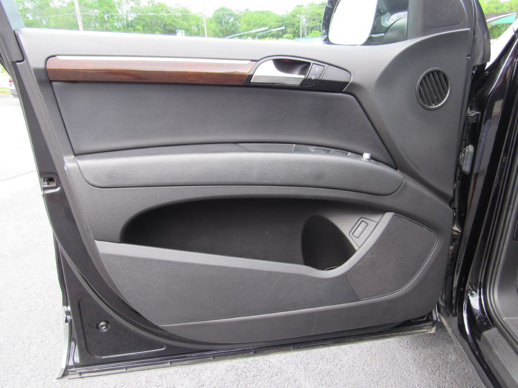 Image for 2011 Audi Q7 PREMIUM AWD 3rd Row-NAV-4 NEW Tires!