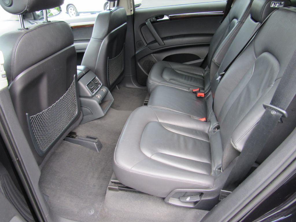 Image for 2011 Audi Q7 PREMIUM AWD 3rd Row-NAV-4 NEW Tires!