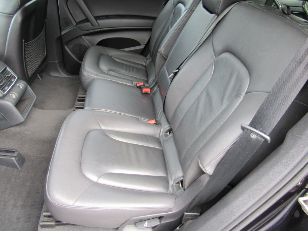 Image for 2011 Audi Q7 PREMIUM AWD 3rd Row-NAV-4 NEW Tires!