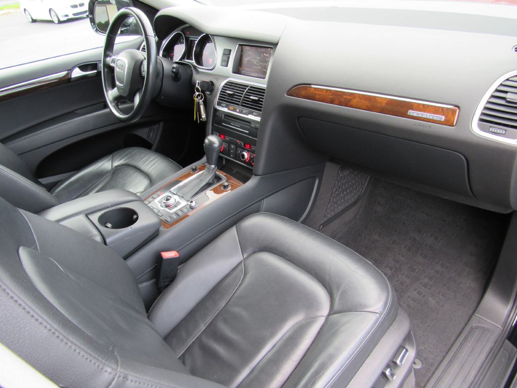 Image for 2011 Audi Q7 PREMIUM AWD 3rd Row-NAV-4 NEW Tires!