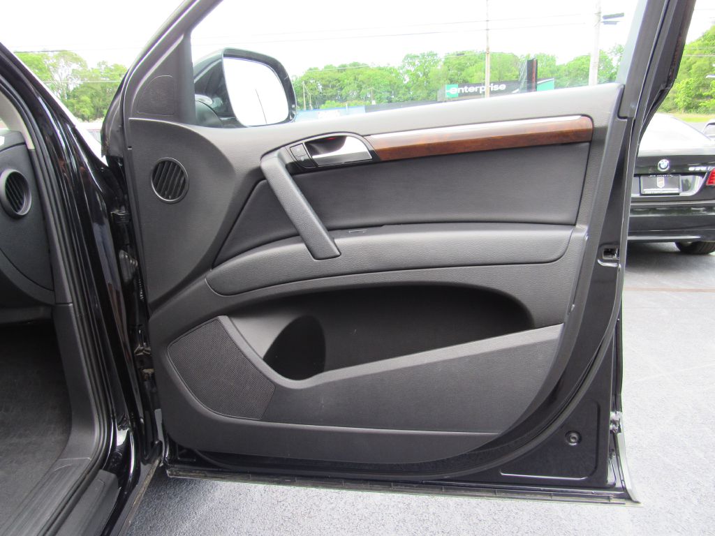 Image for 2011 Audi Q7 PREMIUM AWD 3rd Row-NAV-4 NEW Tires!