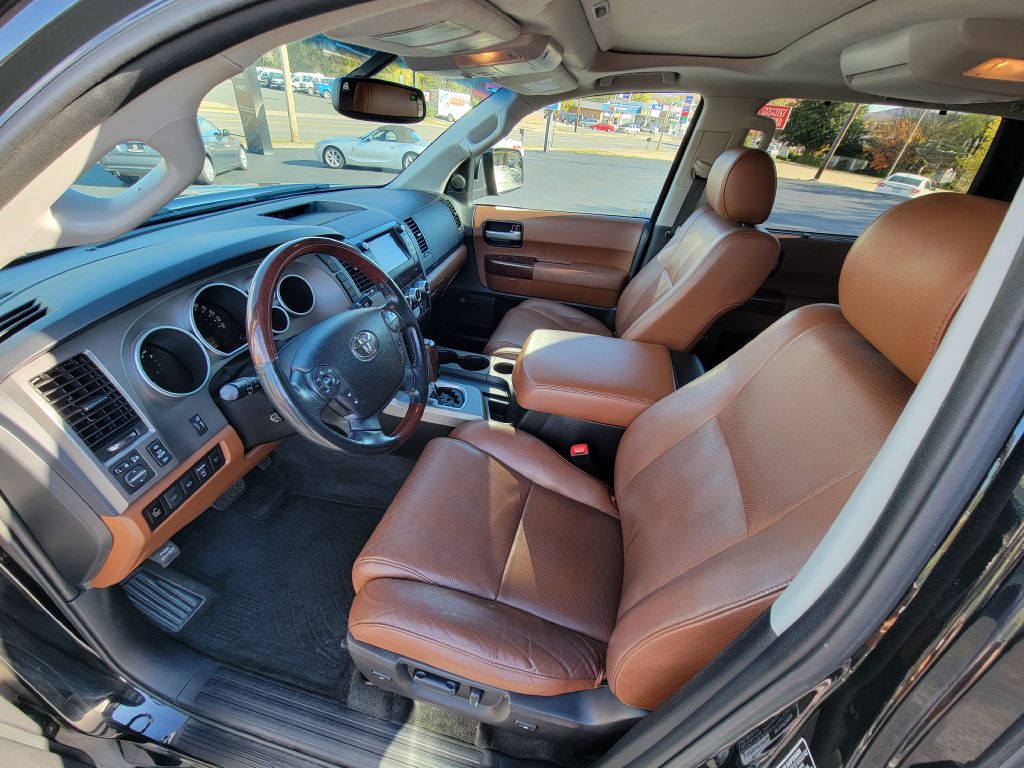 Image for 2013 Toyota SEQUOIA PLATINUM 4X4-DVD-Records!