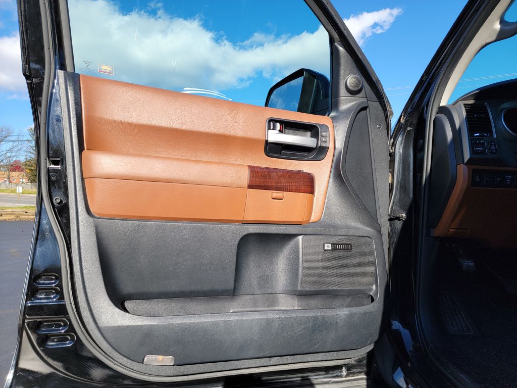 Image for 2013 Toyota SEQUOIA PLATINUM 4X4-DVD-Records!