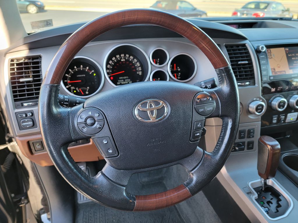 Image for 2013 Toyota SEQUOIA PLATINUM 4X4-DVD-Records!