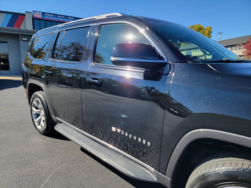 Image for 2022 Jeep WAGONEER 4X4 SERIES II 1-Owner 8-Passenger