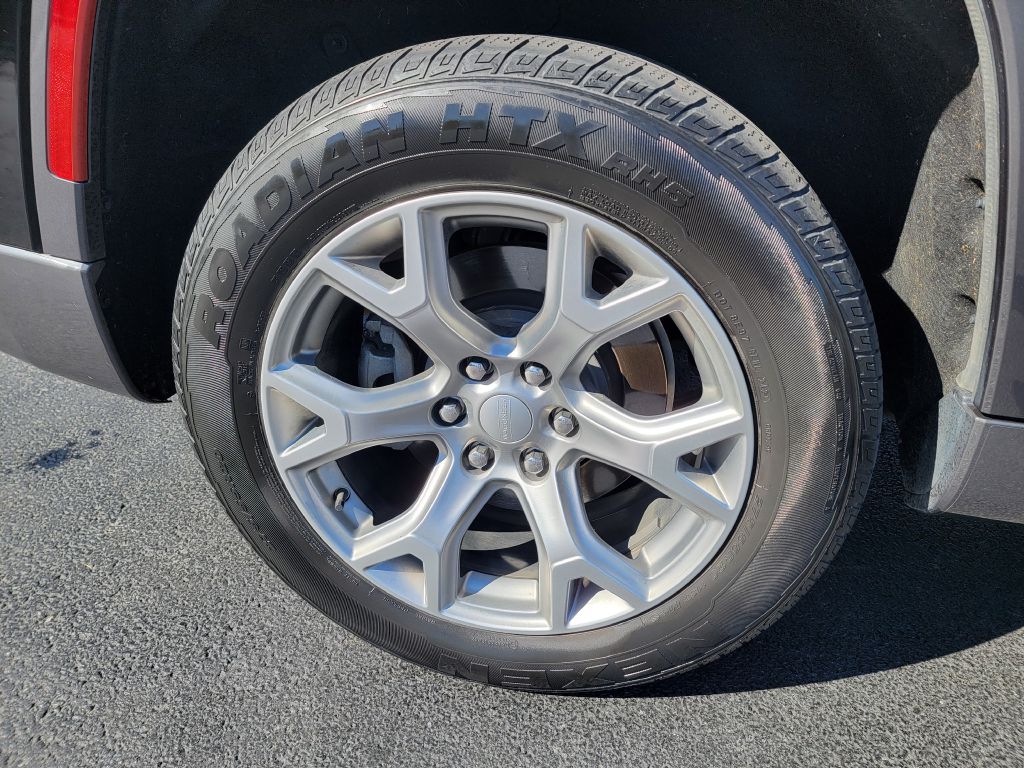 Image for 2022 Jeep WAGONEER 4X4 SERIES II 1-Owner 8-Passenger