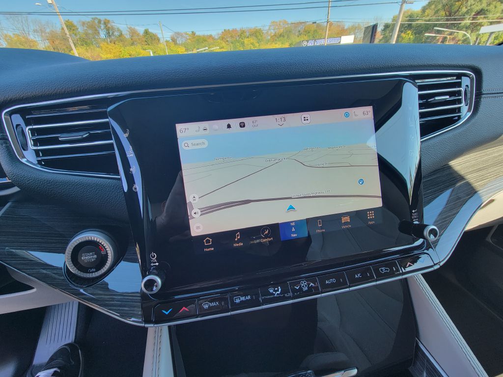 Image for 2022 Jeep WAGONEER 4X4 SERIES II 1-Owner 8-Passenger