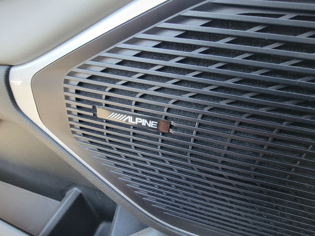 Image for 2022 Jeep WAGONEER 4X4 SERIES II 1-Owner 8-Passenger