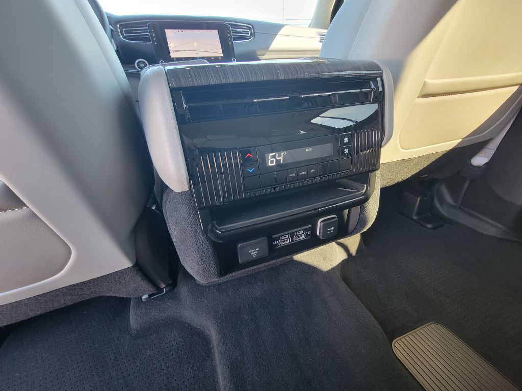 Image for 2022 Jeep WAGONEER 4X4 SERIES II 1-Owner 8-Passenger