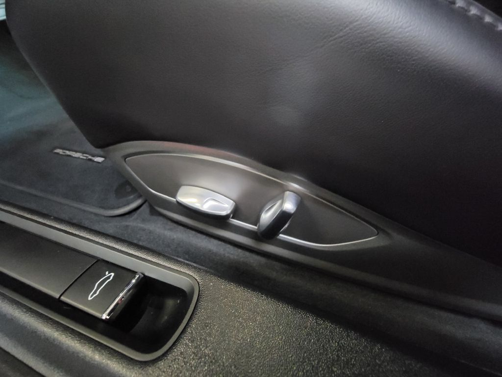 Image for 2017 Porsche 911 C4S CARRERA 1 Owner! PASM- Sport Seats +