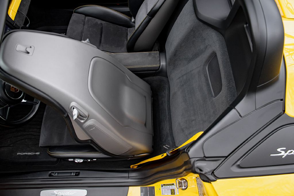 Image for 2016 Porsche BOXSTER SPYDER 6-Speed Manual 1 of 26 Yellow
