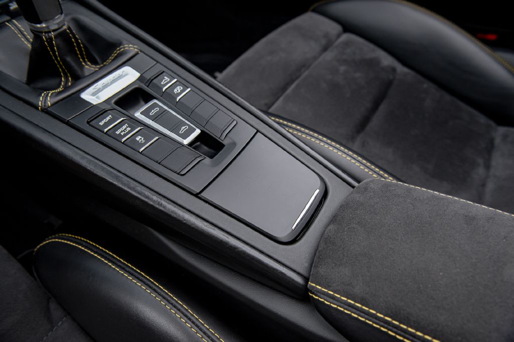 Image for 2016 Porsche BOXSTER SPYDER 6-Speed Manual 1 of 26 Yellow