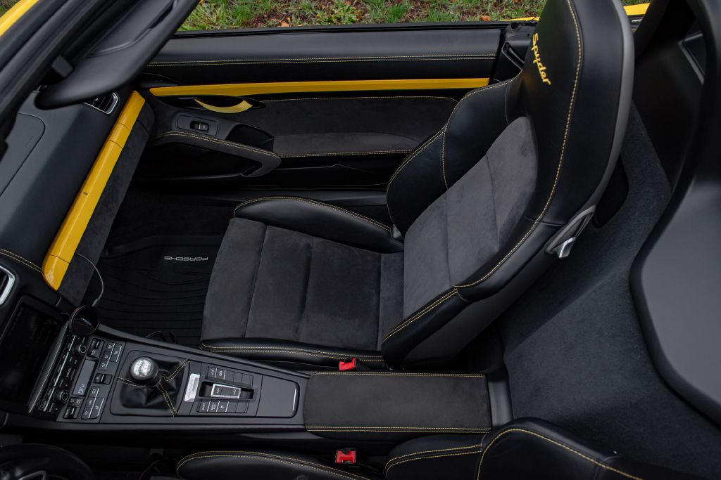 Image for 2016 Porsche BOXSTER SPYDER 6-Speed Manual 1 of 26 Yellow