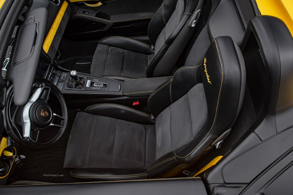 Image for 2016 Porsche BOXSTER SPYDER 6-Speed Manual 1 of 26 Yellow