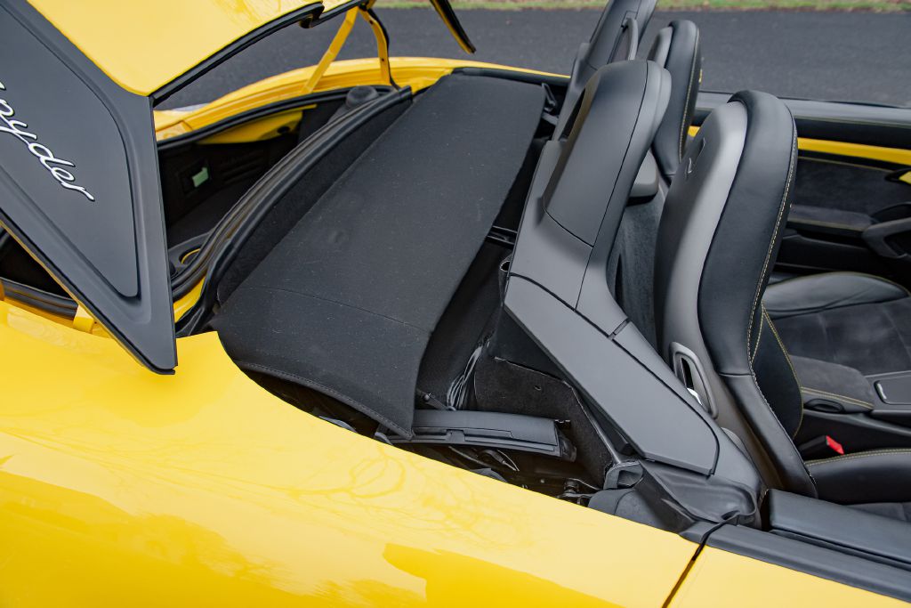 Image for 2016 Porsche BOXSTER SPYDER 6-Speed Manual 1 of 26 Yellow