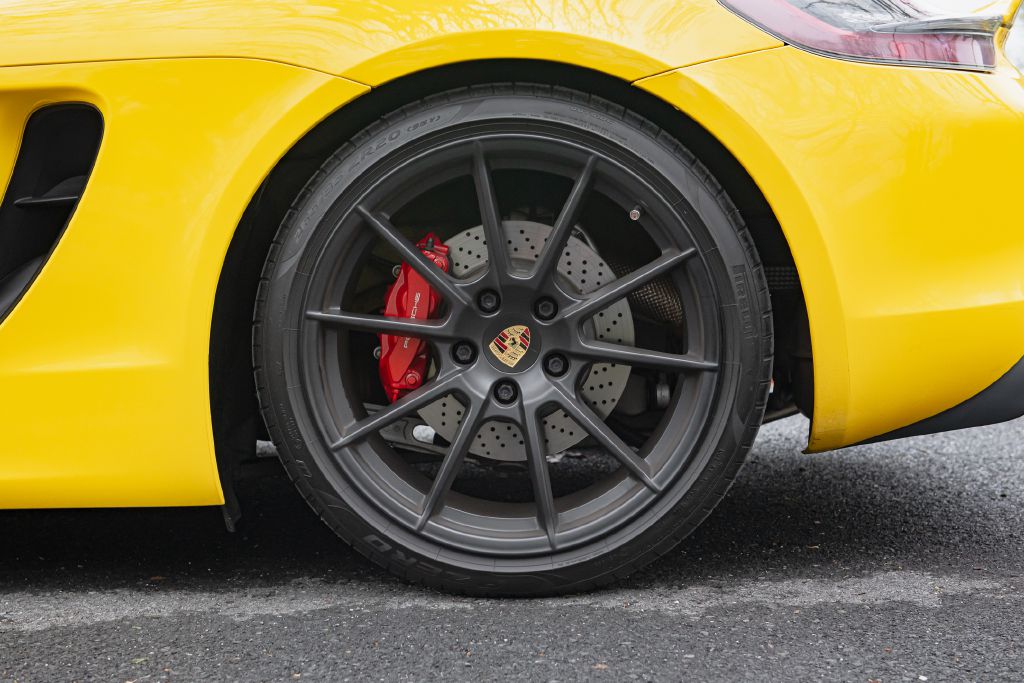 Image for 2016 Porsche BOXSTER SPYDER 6-Speed Manual 1 of 26 Yellow