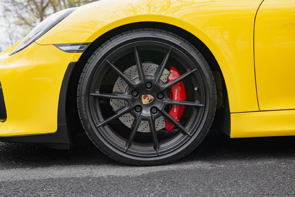 Image for 2016 Porsche BOXSTER SPYDER 6-Speed Manual 1 of 26 Yellow