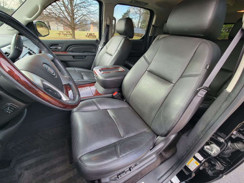 Image for 2013 Cadillac ESCALADE ESV LUXURY