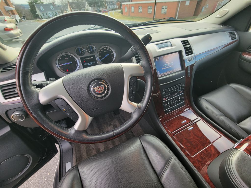 Image for 2013 Cadillac ESCALADE ESV LUXURY