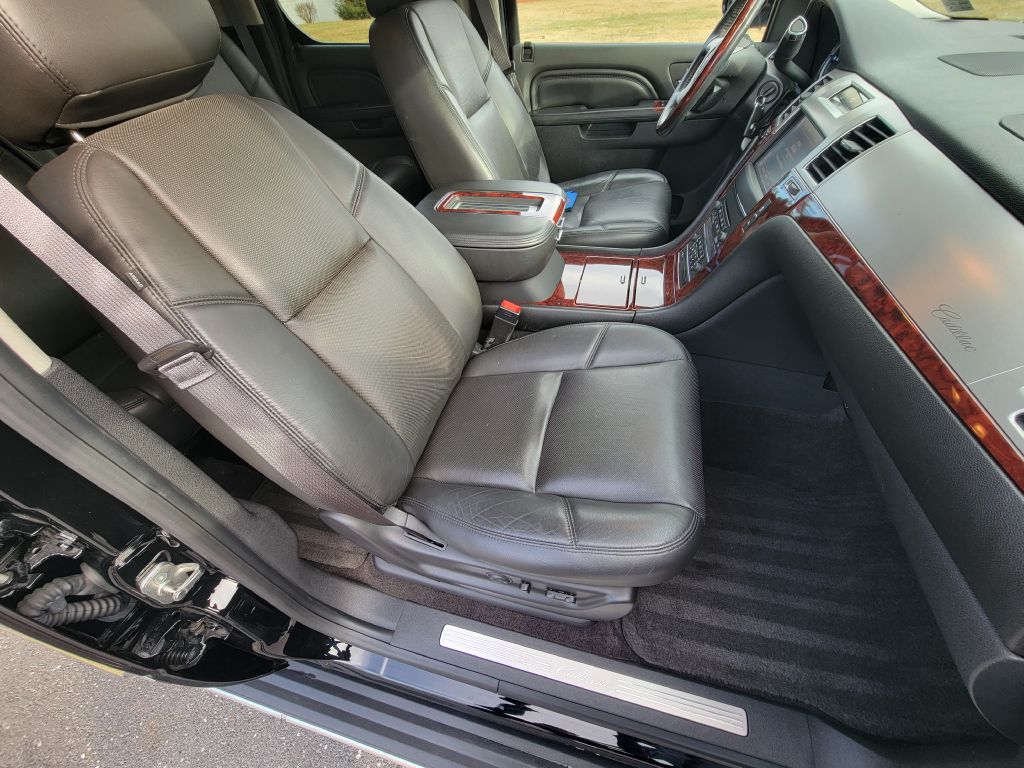 Image for 2013 Cadillac ESCALADE ESV LUXURY